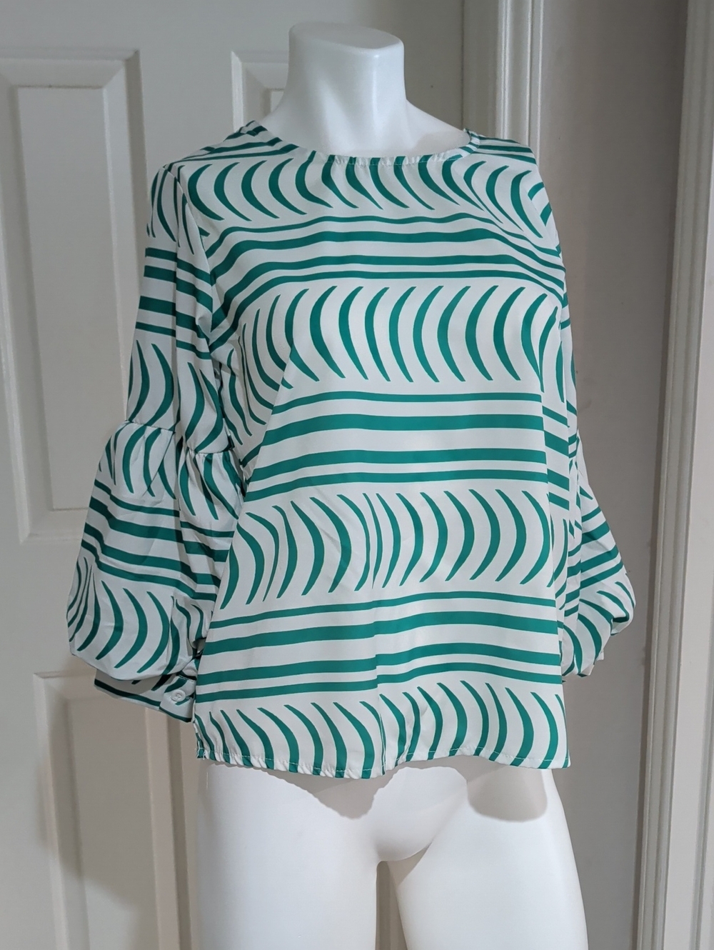 Follow Me Women's Green & White Striped Balloon-Sleeve Blouse New M/L
